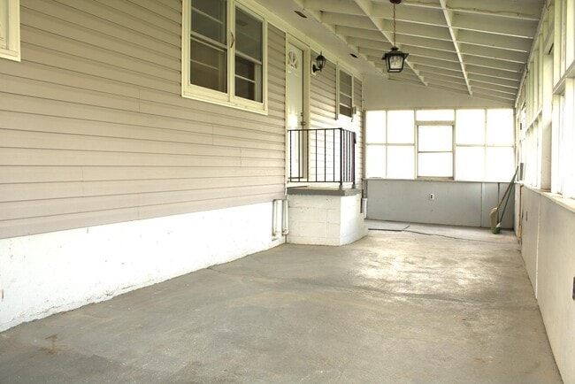 Building Photo - 5340 Water St