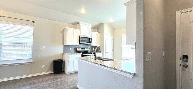 Building Photo - 136 Mike Warner Dr