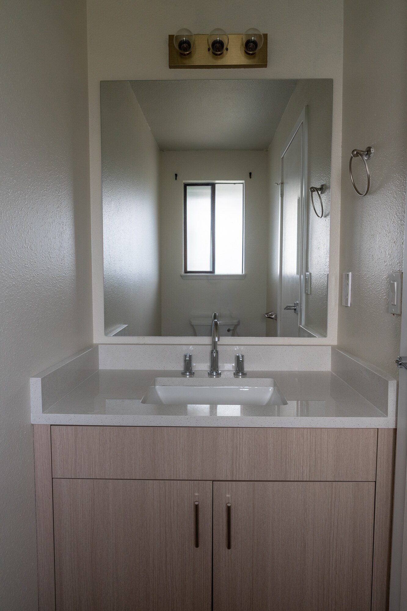 Building Photo - 21511 4th Ave W