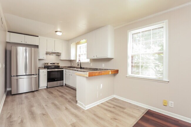 Building Photo - 3854 Valley Ridge Dr