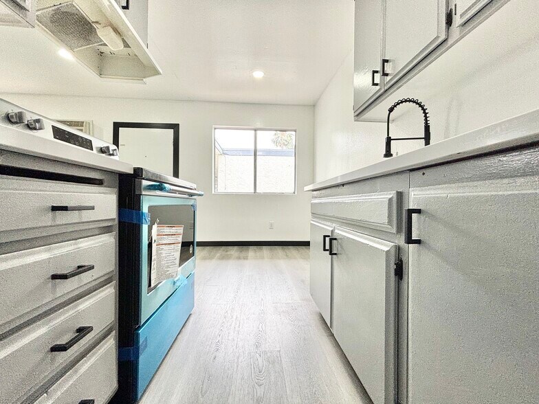 Building Photo - 8204 Langdon Ave