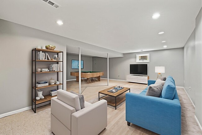 Building Photo - 2152 Sallee Dr