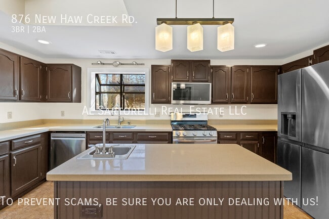 Building Photo - 876 New Haw Creek Rd