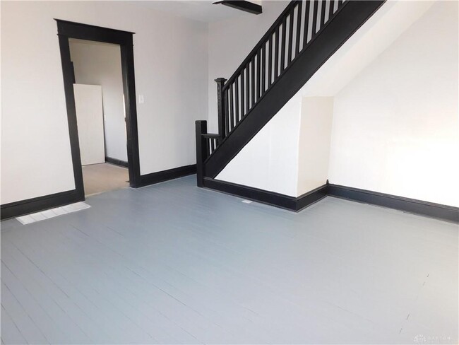 Building Photo - 611 W Columbia St