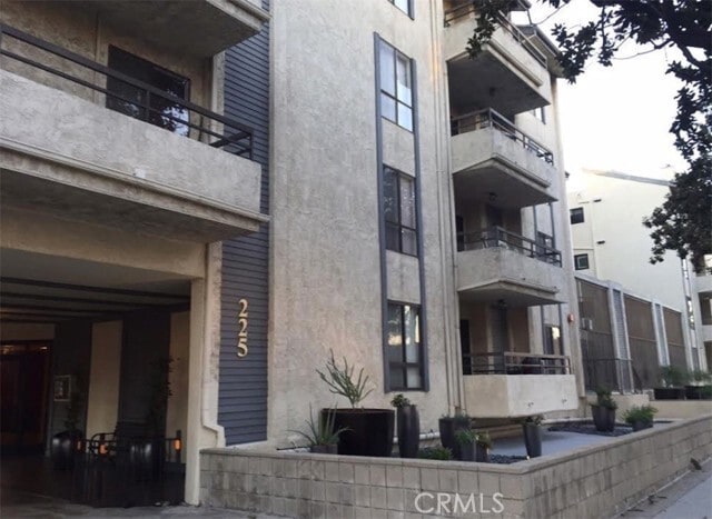 Building Photo - 225 N Rose St