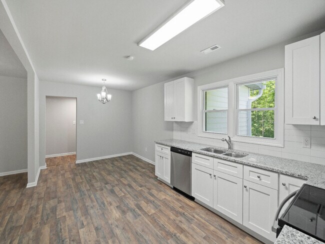 Building Photo - 128 Sunset Ln