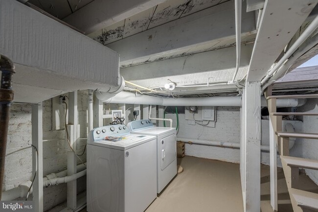 Building Photo - 116 S Durham St