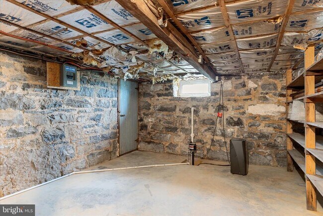 Building Photo - 5452 Middle Rd