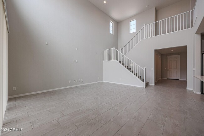 Building Photo - 2031 W Bramble Berry Ln