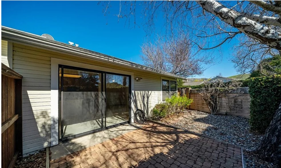 fenced back patio - 887 Marigold Ct