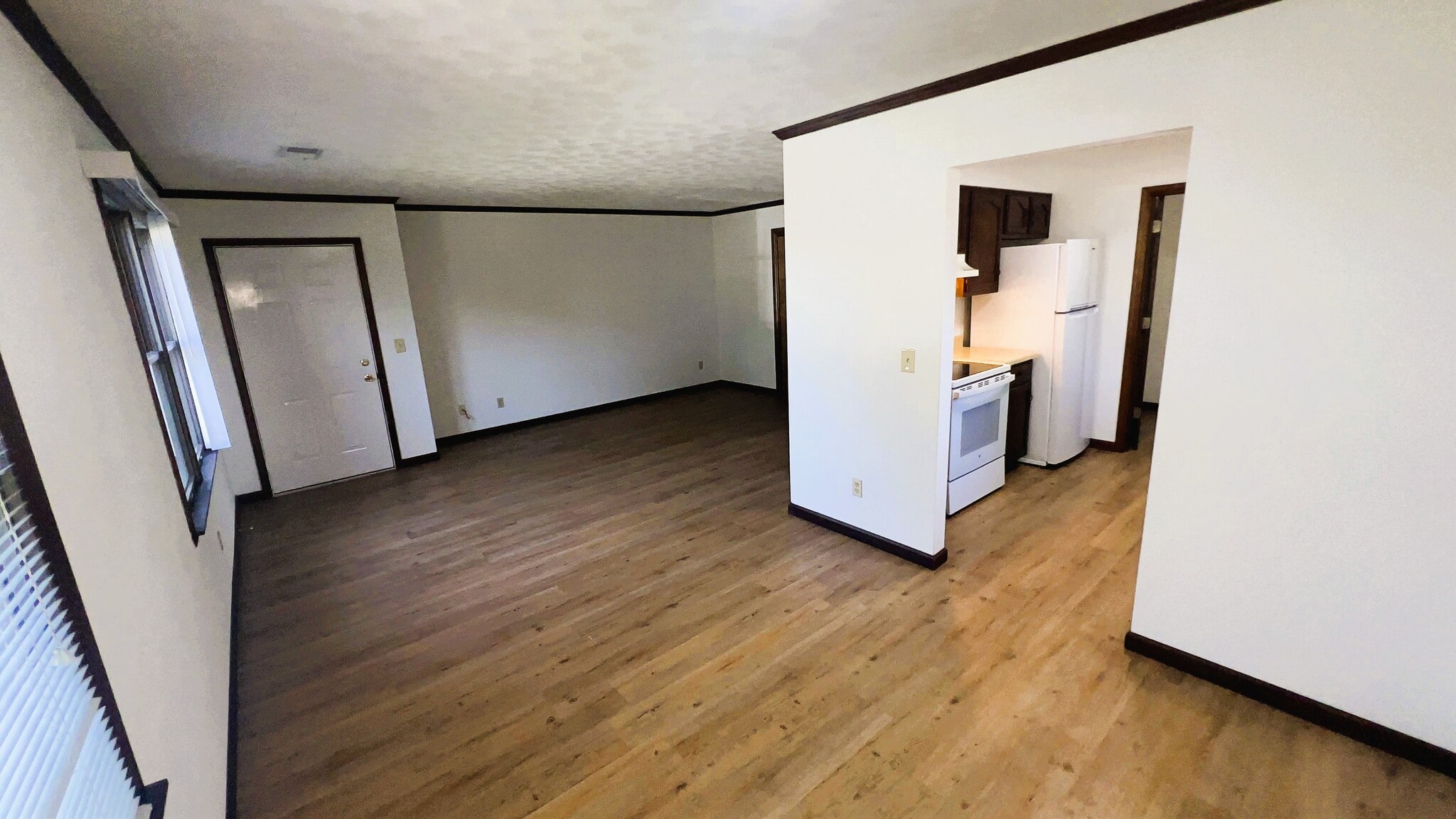 Building Photo - 520 Circle Pine Dr