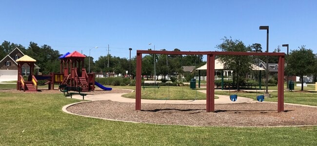 Building Photo - 3910 Falvel Cove Dr