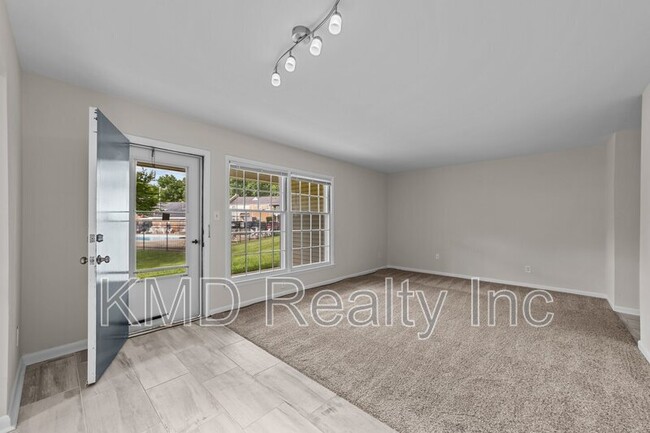 Building Photo - 4605 Coronado Dr
