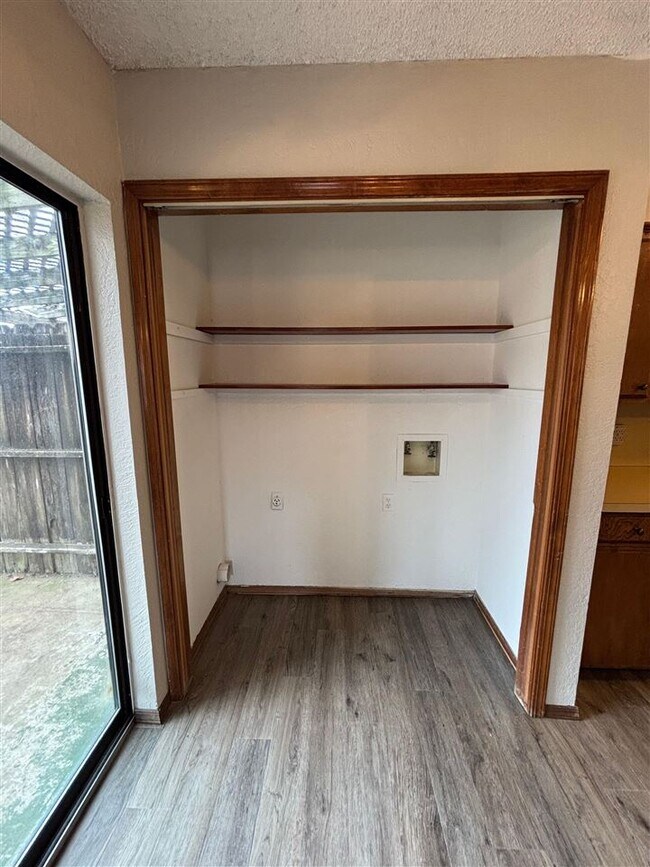 Building Photo - 901 NE Tortoise Dr