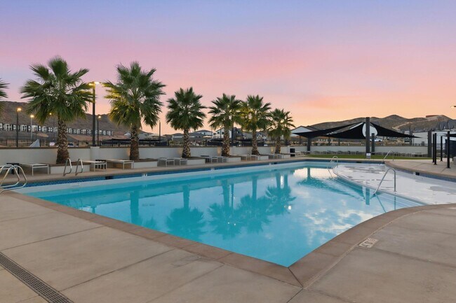 Building Photo - Long Valley Townhome - Amazing Amenities & Small Dogs Allowed