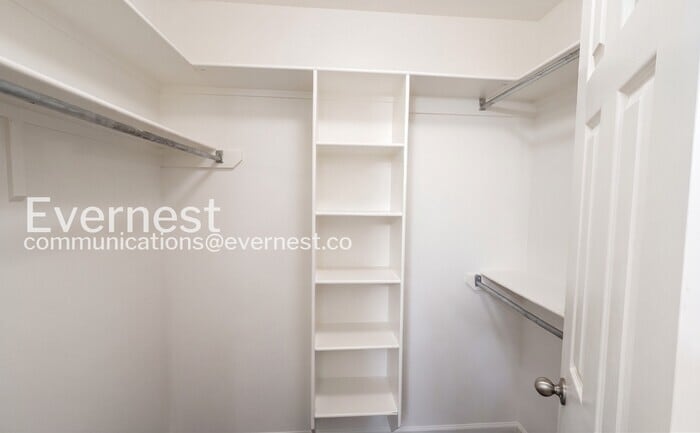 Building Photo - 10800 Frenchmen Loop