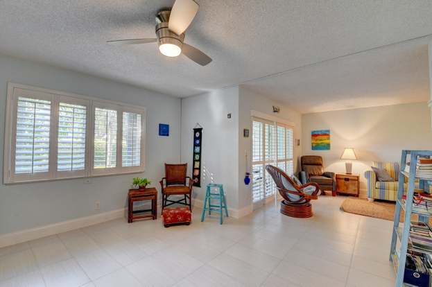 Building Photo - 207 Tropic Isle Dr