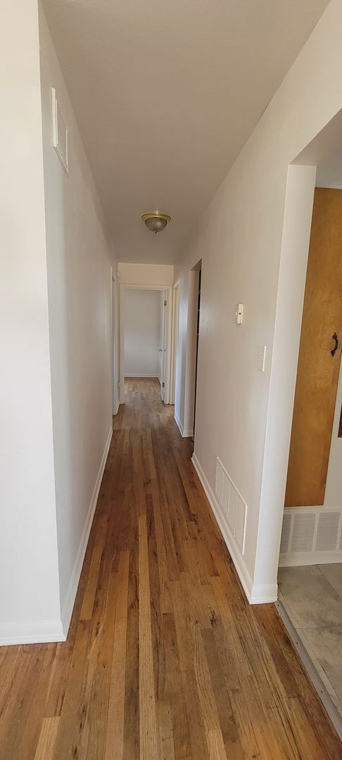 Building Photo - 3 Bedroom 1 Bath Home **Move In Special