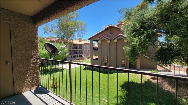 Building Photo - 2750 S Durango Dr