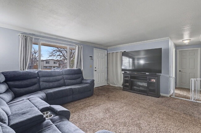 Building Photo - 695 Calle Entrada