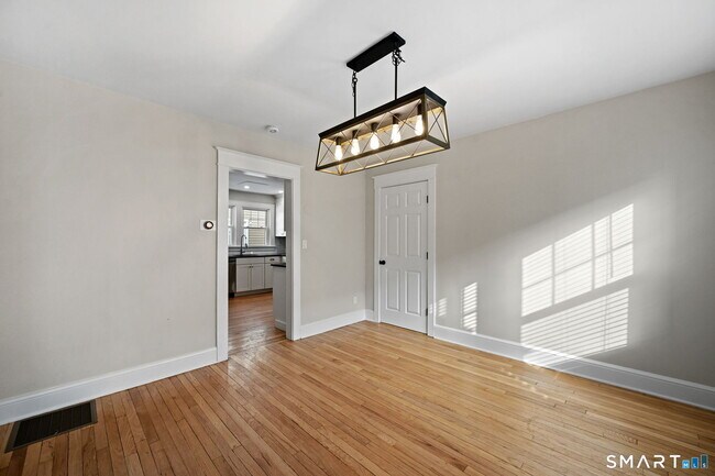 Building Photo - 218 Park St