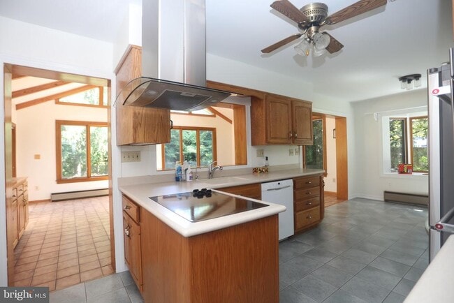 Building Photo - 1408 Pride Tree Cir