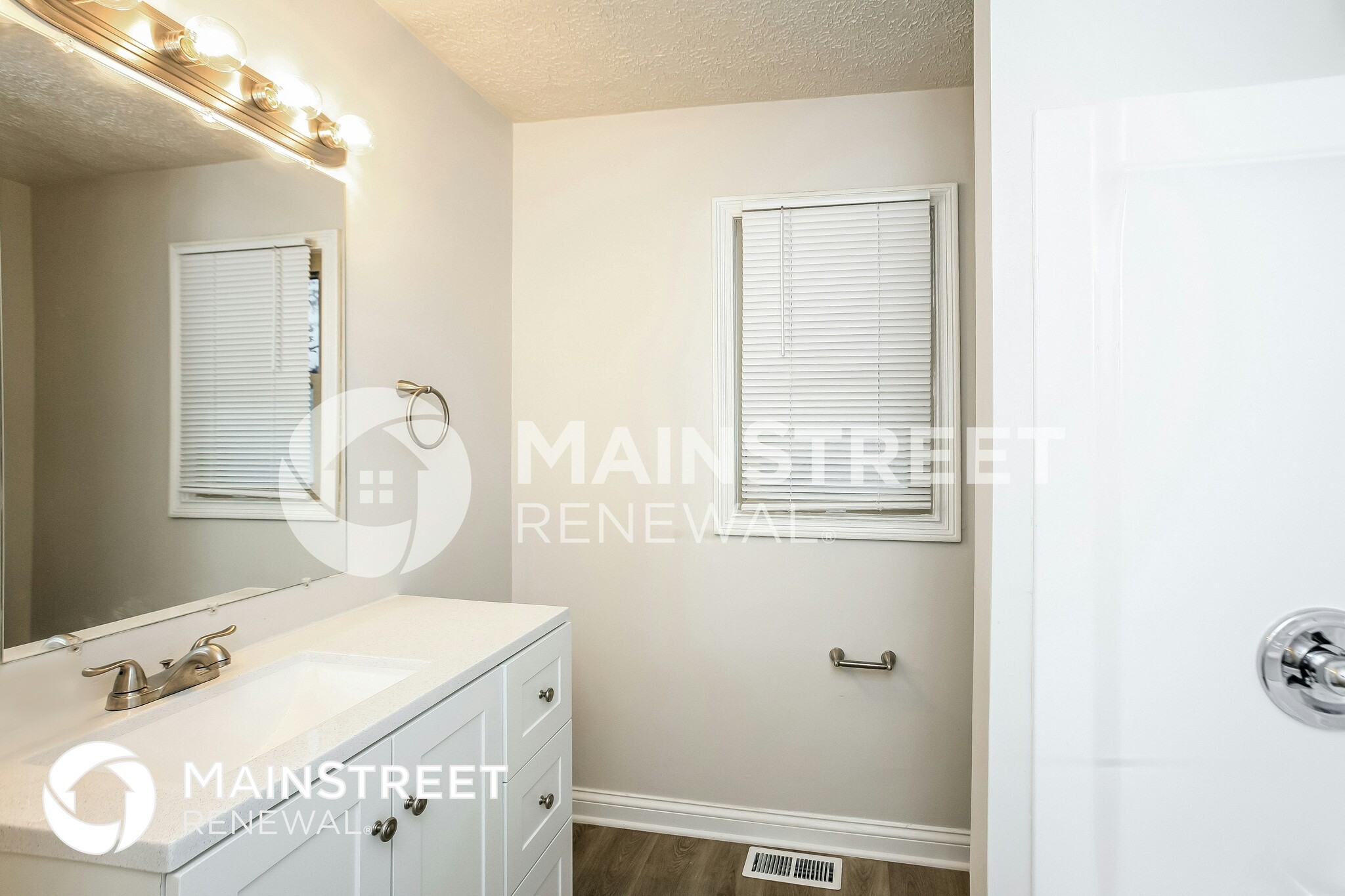 Building Photo - 935 N Gibson Ave