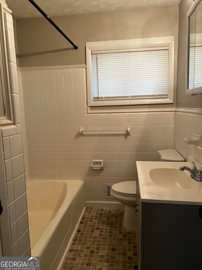 Building Photo - 5895 Jonesboro Rd