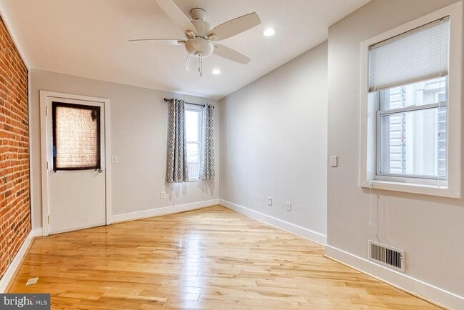 Building Photo - 632 E Fort Ave