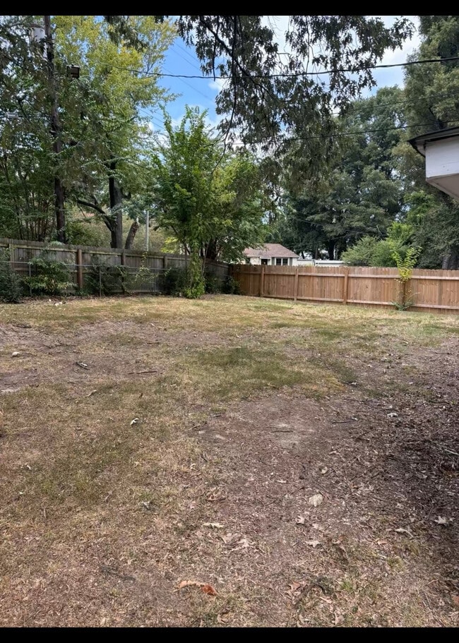 Building Photo - 469 Lytle St