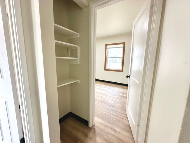 Building Photo - 3313-3315 Pompon Street