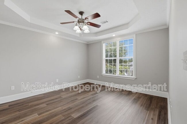 Building Photo - 438 Bowen Falls