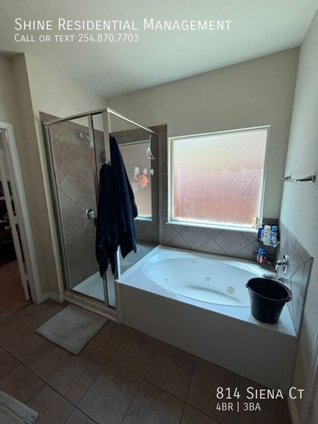 Building Photo - 814 Siena Ct