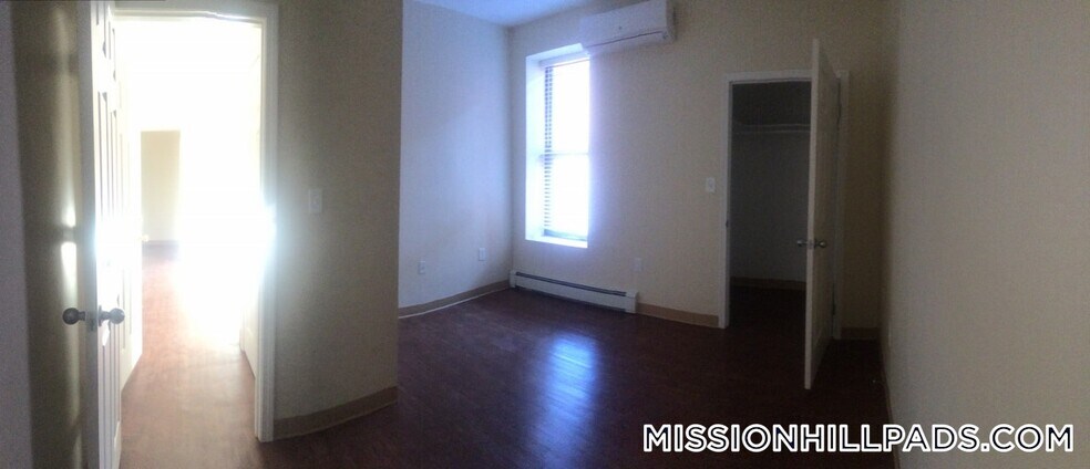 Building Photo - 13 Ruggles St