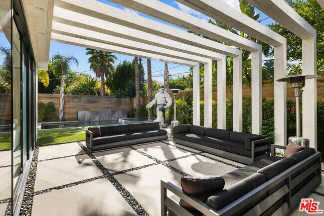 Building Photo - 4841 Alonzo Ave