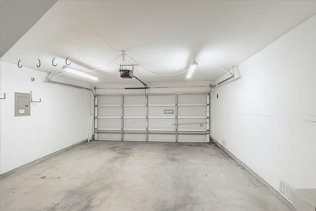 Building Photo - 6902 Asbury Station