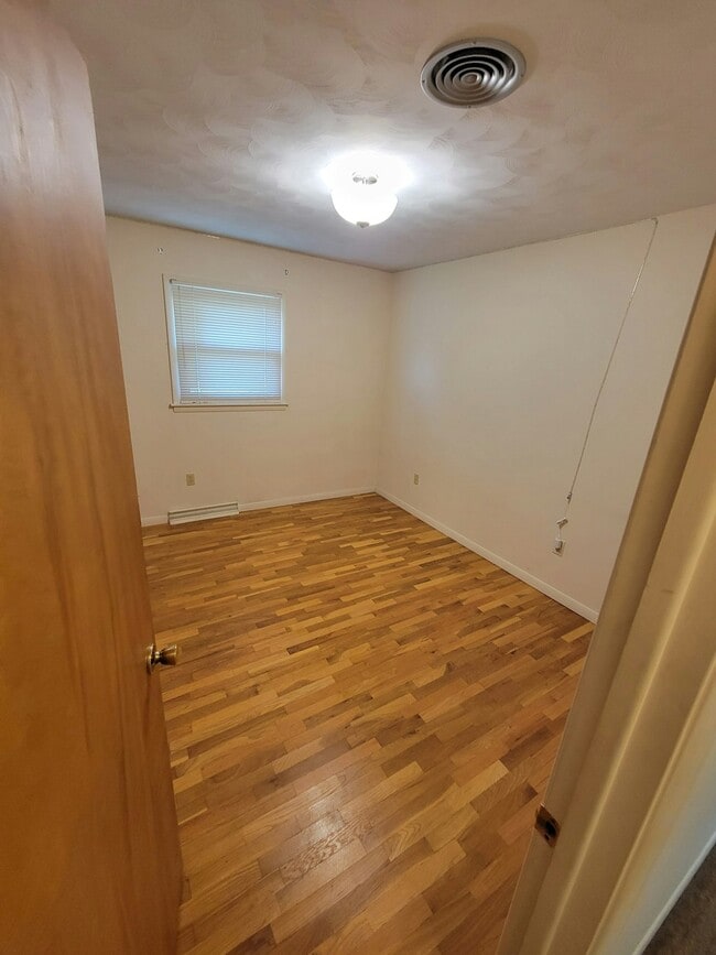 Building Photo - 535 Wagoner Dr