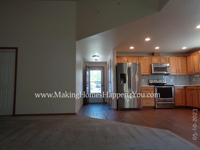 Building Photo - 405 Lavender St