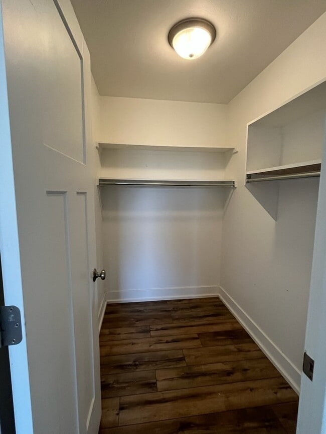 Building Photo - 3228 Babylon Rd