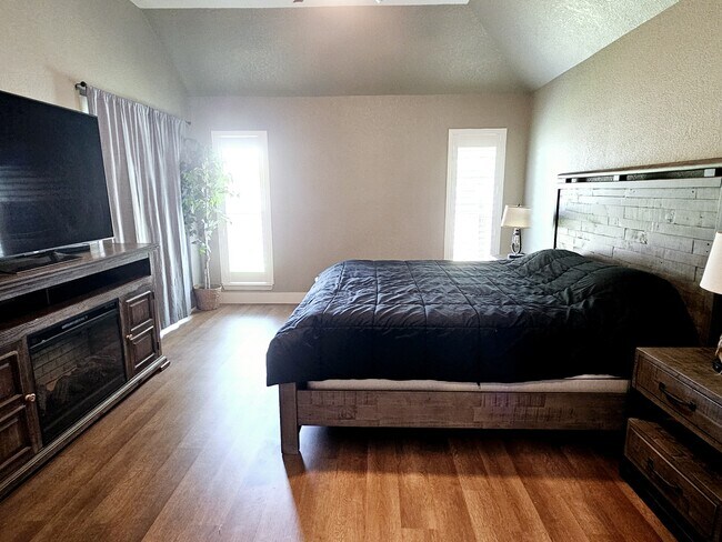 Building Photo - 2010 Constitution Ave