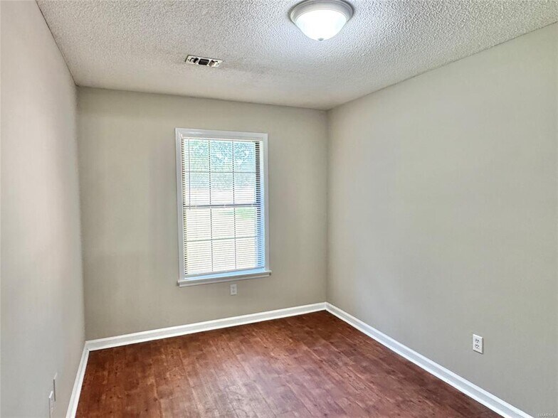 Building Photo - 116 Hargis Dr