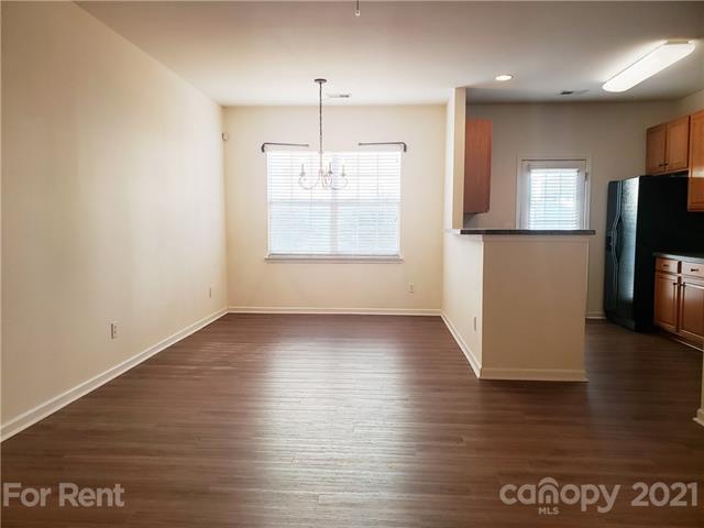 Building Photo - 14649 Lions Paw St