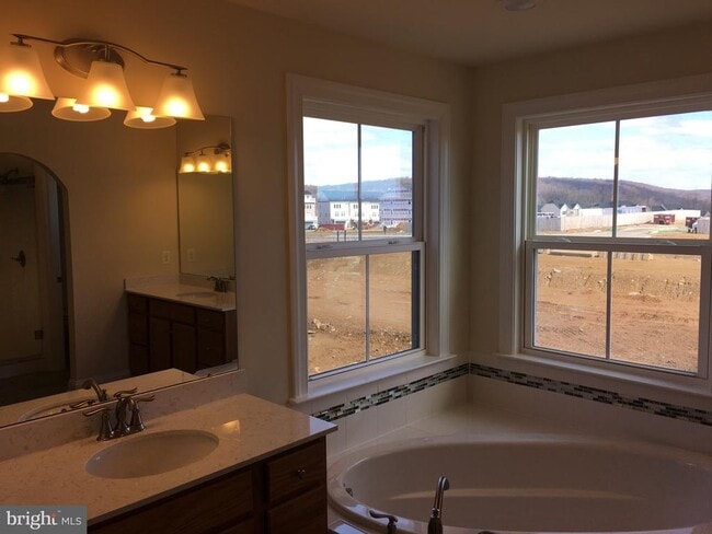 Building Photo - 315 Quarry Point Rd