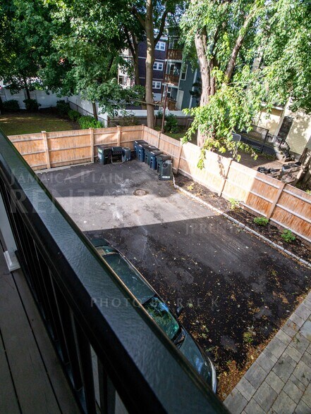 Building Photo - 88 Rossmore Rd