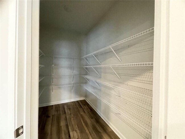 Building Photo - 305 Green Love Ln