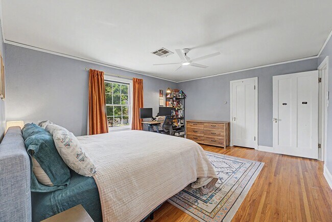 Building Photo - Fully Furnished Maple Ridge Home