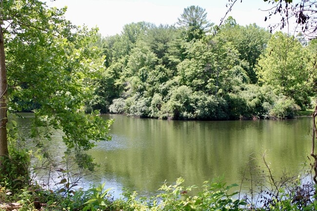 Building Photo - 1680 Tabortown St