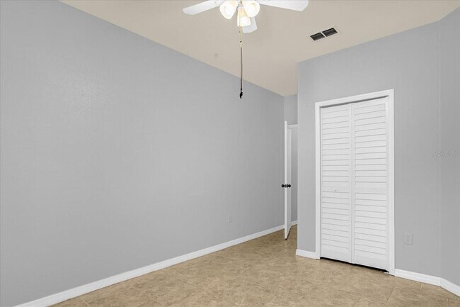Building Photo - 102 Vista Verdi Cir