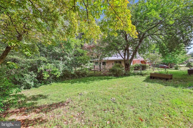 Building Photo - 10004 Dalroy Ct