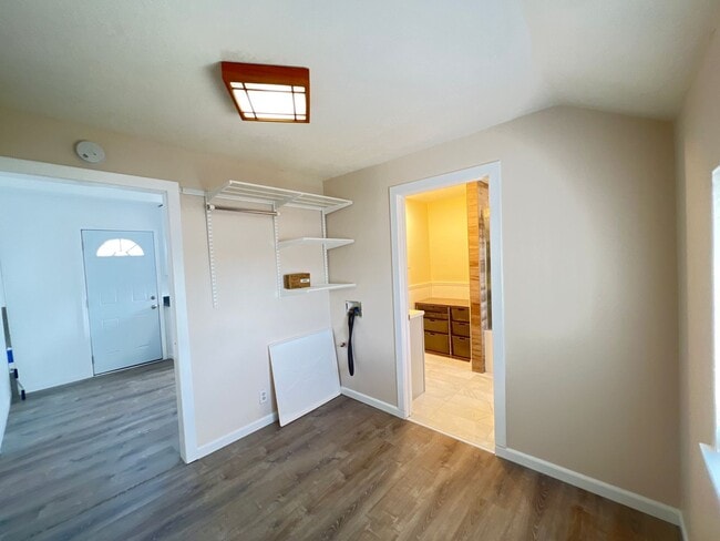 Building Photo - Downtown Benicia Remodeled Saltbox